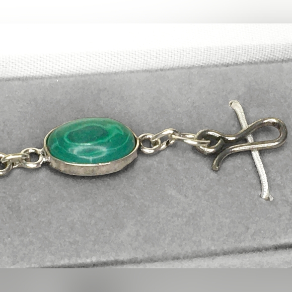 🔥PRICE DROP 🔥 NWOT STERLING SILVER TOGGLE BRACELET WITH MALACHITE CABOCHONS - Picture 5 of 5